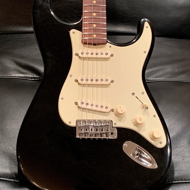 Available guitars, amps and effects